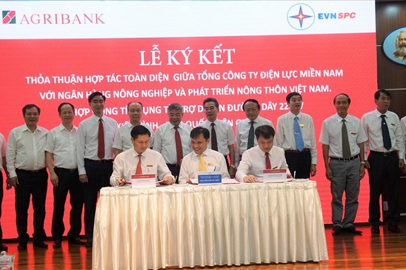 Lễ ký hợp đồng tín dụng tài trợ thực hiện Dự án đường dây 220kV Kiên Bình - Phú Quốc của EVNSPC và Agribank