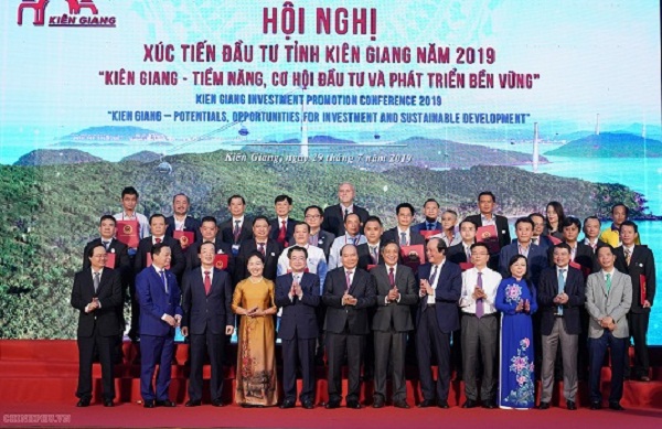 Thủ tướng Chính phủ tham dự Hội nghị xúc tiến đầu tư vào Kiên Giang